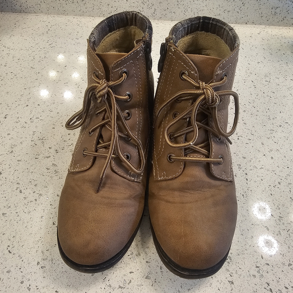 Sporto Brown Lace Up Boots